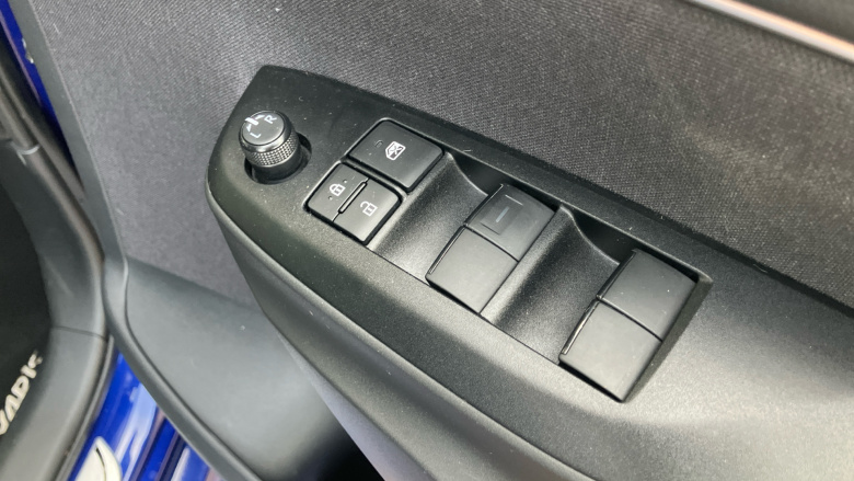 Toyota Yaris 1.5 Hybrid Design 5dr CVT Hybrid Hatchback